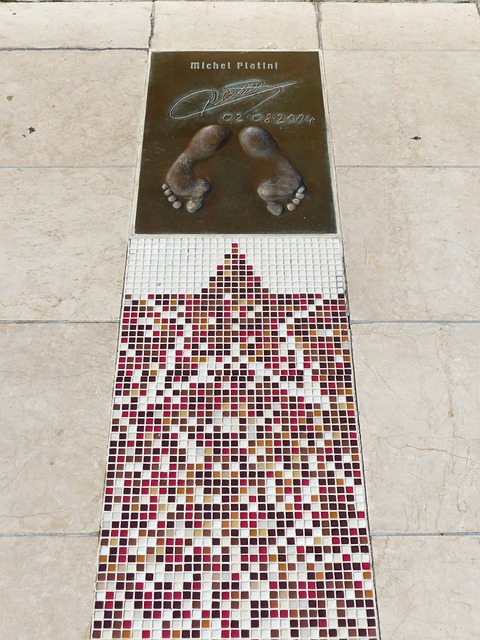 力和精神支 力和精神支